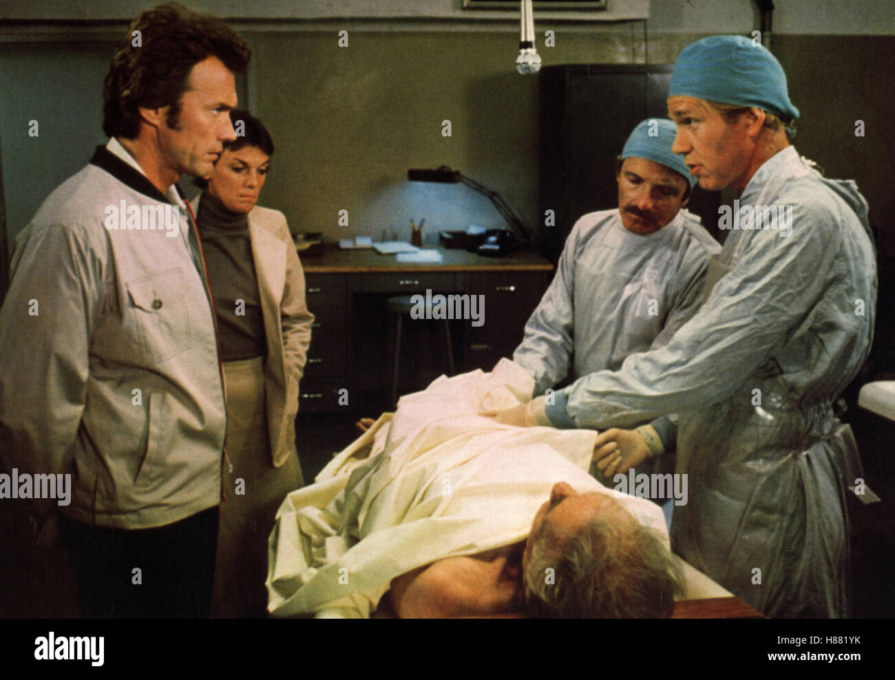 Der Unerbittliche - Dirty Harry III, (ENFORCER) USA 1976, Regie: James Fargo, Clint Eastwood, Stichwort: Pathologie, Leiche Foto Stock