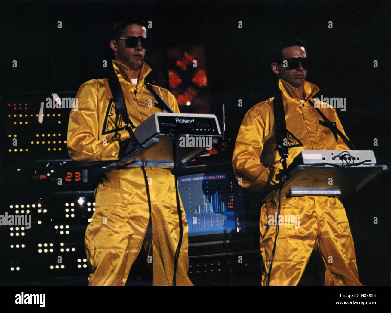 Die Rache der Eierköpfe, (LA VENDETTA DEI NERDS) USA 1984, Regie: Jeff Kanew, Anthony Edwards, Robert CARRADINE, Stichwort: Musiker, Bühne, Computer, sintetizzatore Foto Stock