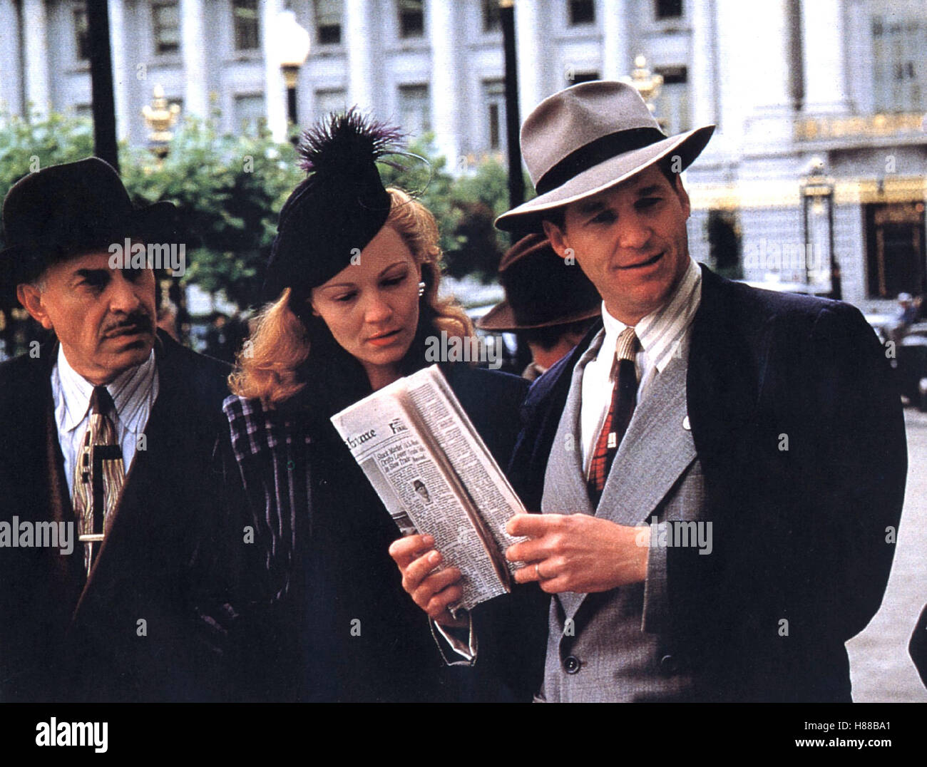 Tucker, (TUCKER - l uomo e il suo sogno) USA 1988, Francis Ford Coppola, Martin Landau, Joan Allen, Jeff Bridges, Stichwort: Zeitung Foto Stock