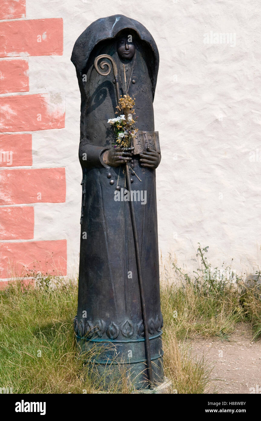 Statua di San Walburga, Walberla altopiano Ehrenbuerg Riserva Naturale, Kirchehrenbach, Svizzera della Franconia, Franconia Foto Stock