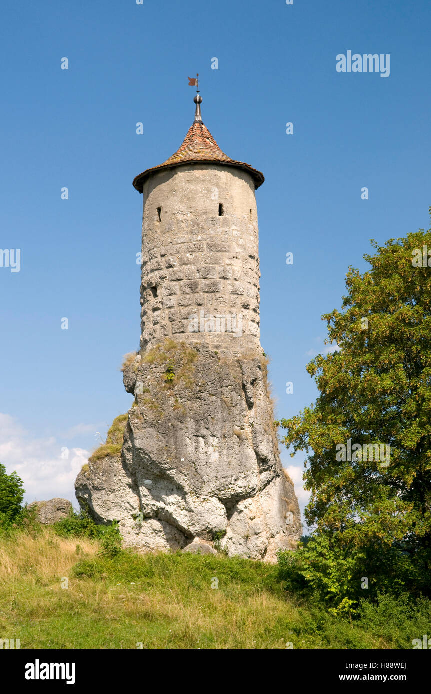 Steinerne Beutel, un landmark tower sul sito del castello di Waischenfeld, Wiesenttal, Svizzera della Franconia, Franconia Foto Stock