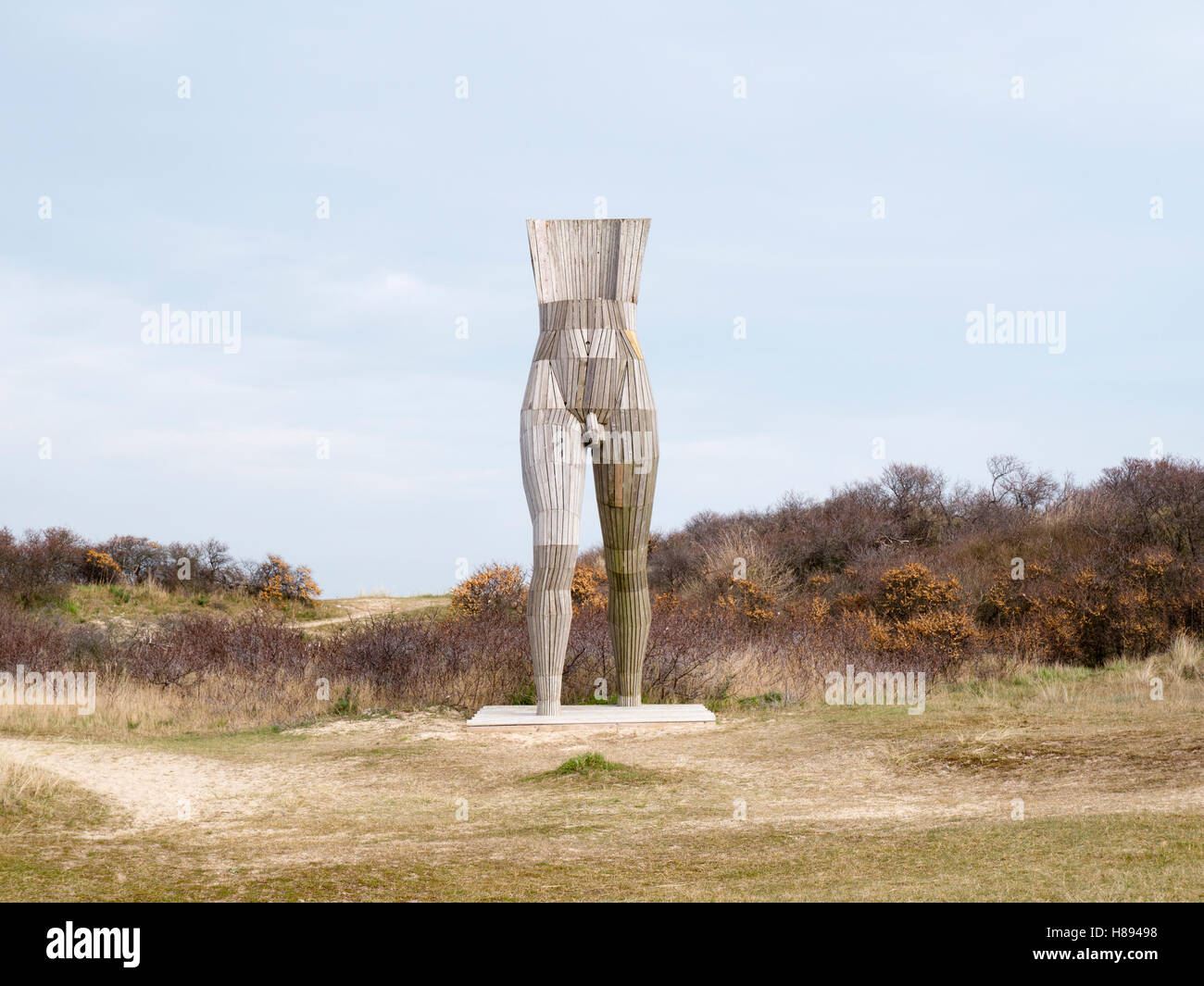 Scultura di uomo chiamato Cristophorus, San Cristoforo, patrono di viaggiatori, da Gerhard Lentink it De Panne, Belgio Foto Stock