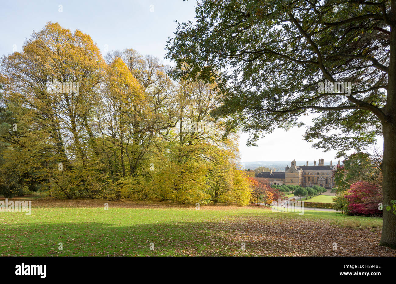 Batsford house e arboretum in autunno, Gloucestershire, England, Regno Unito Foto Stock