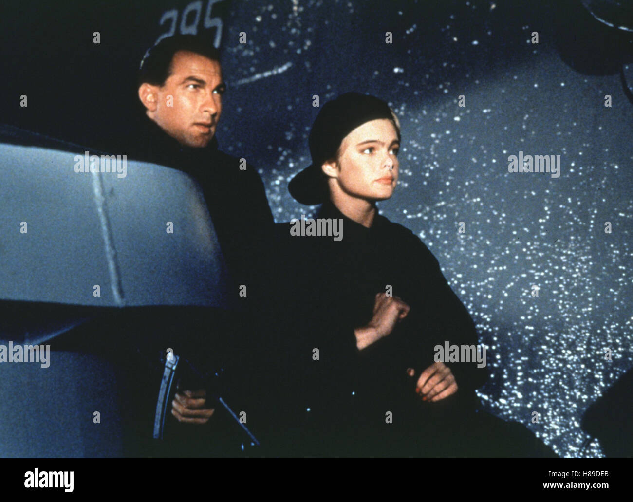 Alarmstufe: ROT, (sotto assedio), USA 1992, Regie: Andrew Davis, Steven Seagal + ERIKA ELANIAK Foto Stock