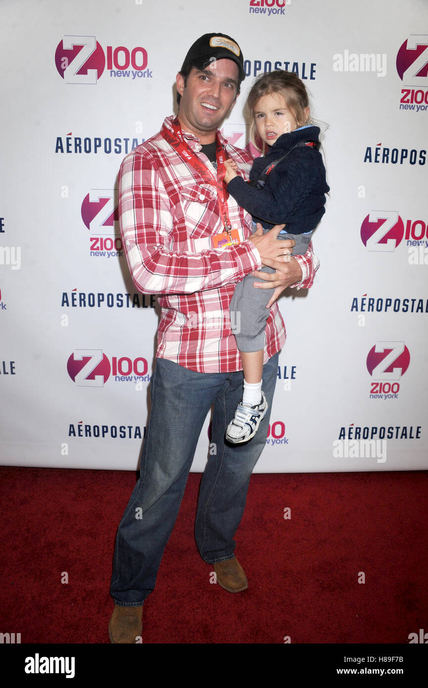 Donald Trump Jr. frequentando Z100's Jingle Ball 2011 al Madison Square Garden il 9 dicembre 2011 nella città di New York. © mpi01 / MediaPunch Inc. Foto Stock