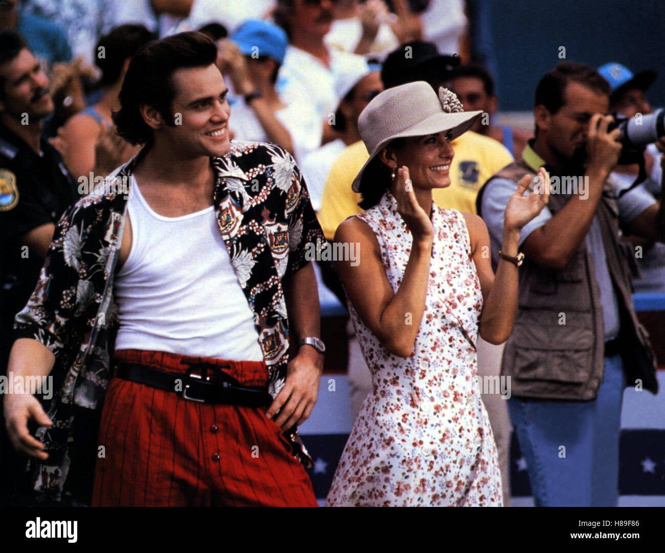 Ace Ventura - Ein tierischer Detektiv, (Ace Ventura: l'Acchiappanimali) USA 1994, Regie: Tom Shadyac, Jim Carrey, COURTENEY COX Stichwort: Hawai-Hemd Foto Stock