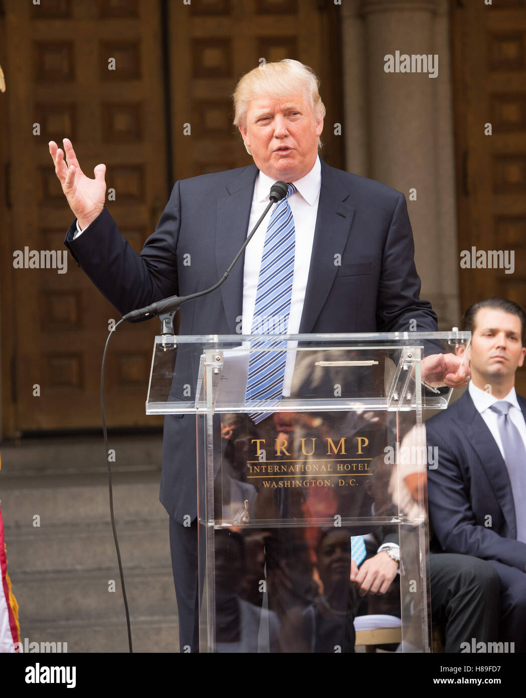 WASHINGTON, DC - 23 Luglio: Donald Trump a cerimonia rivoluzionaria per il Trump International Hotel a luglio 23, 2014 a Washington D.C. Photo credit: RTNMelvin/MediaPunch Foto Stock