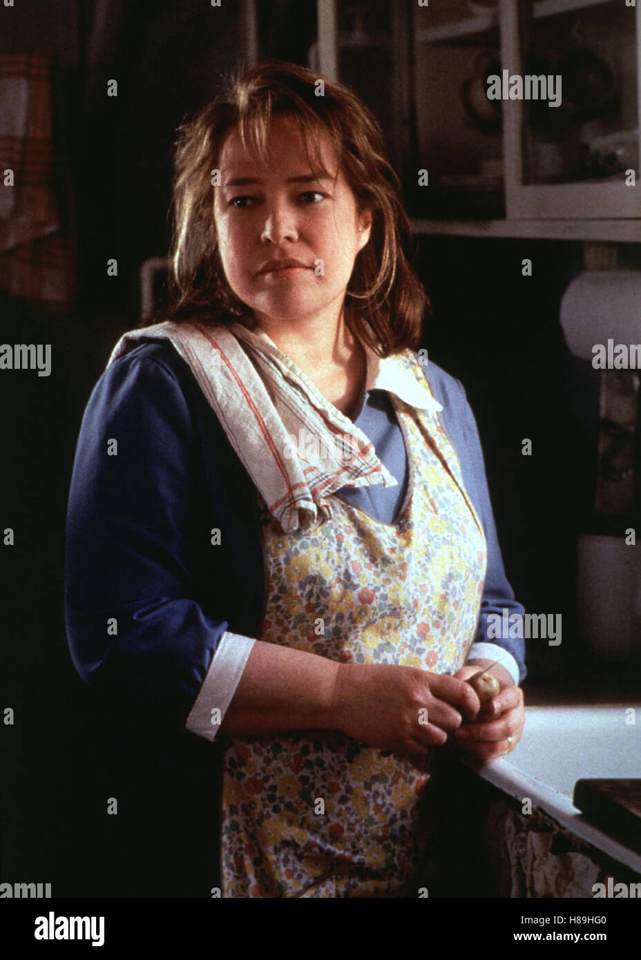 Dolores (DOLORES CLAIBORNE) USA 1995, Regie: Taylor Hackford, Kathy Bates, Stichwort: Handtuch, Schürze Foto Stock