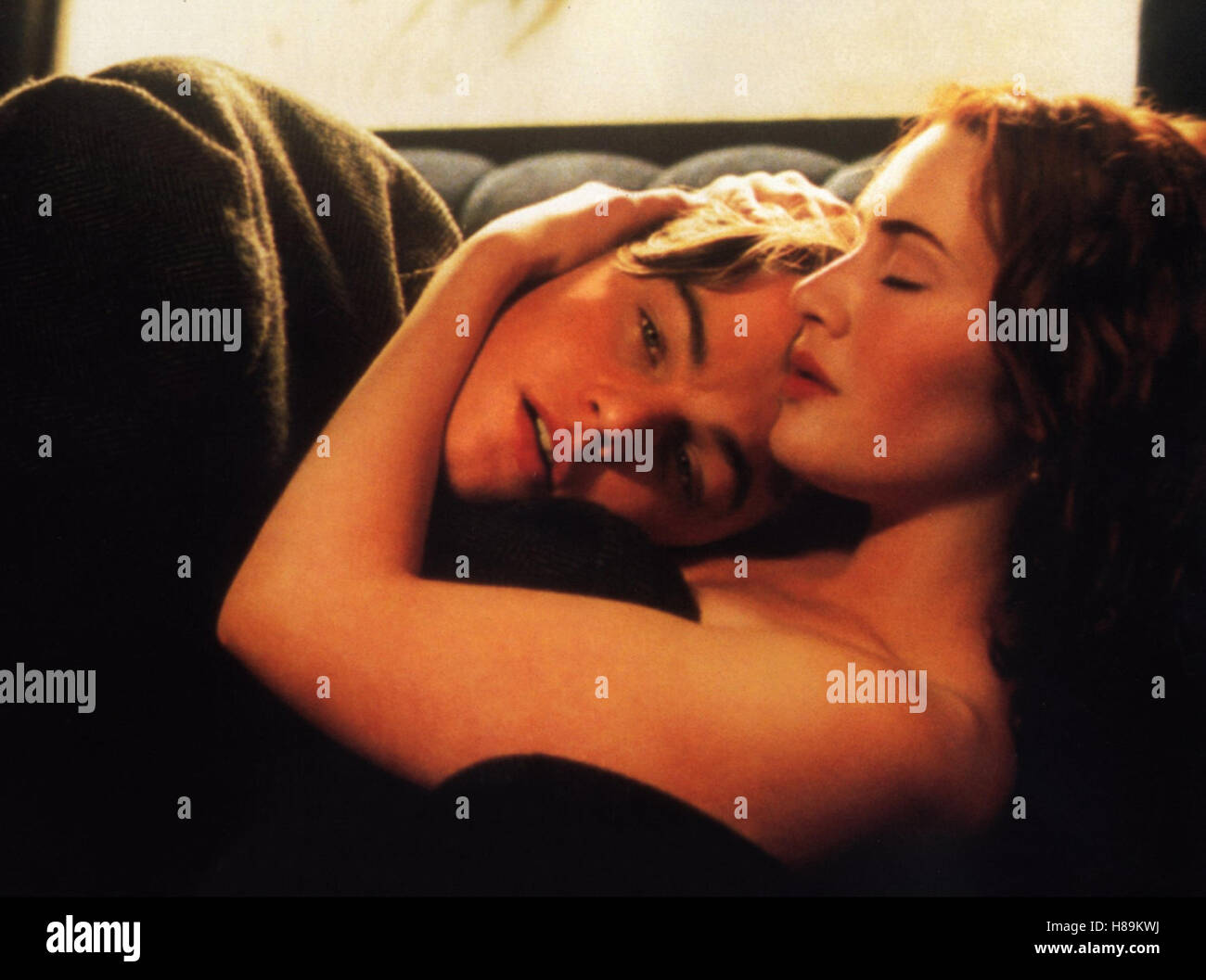 Titanic, (TITANIC) USA 1997, Regie: James Cameron, LEONARDO DiCAPRIO e Kate Winslet, Stichwort: Liebe, Umarmung Foto Stock