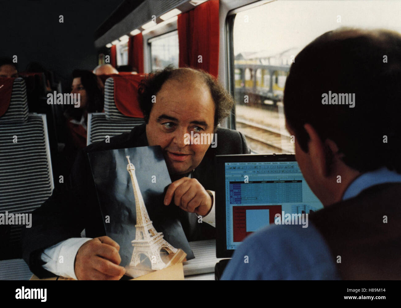 La cena für Spinner (LE DINER DE CONS) F 1997, Regie: Francis Veber, Jacques Villeret, Stichwort: Zug, Abteil, Bahn, Computer, Notebook, Laptop, Eiffelturm Foto Stock