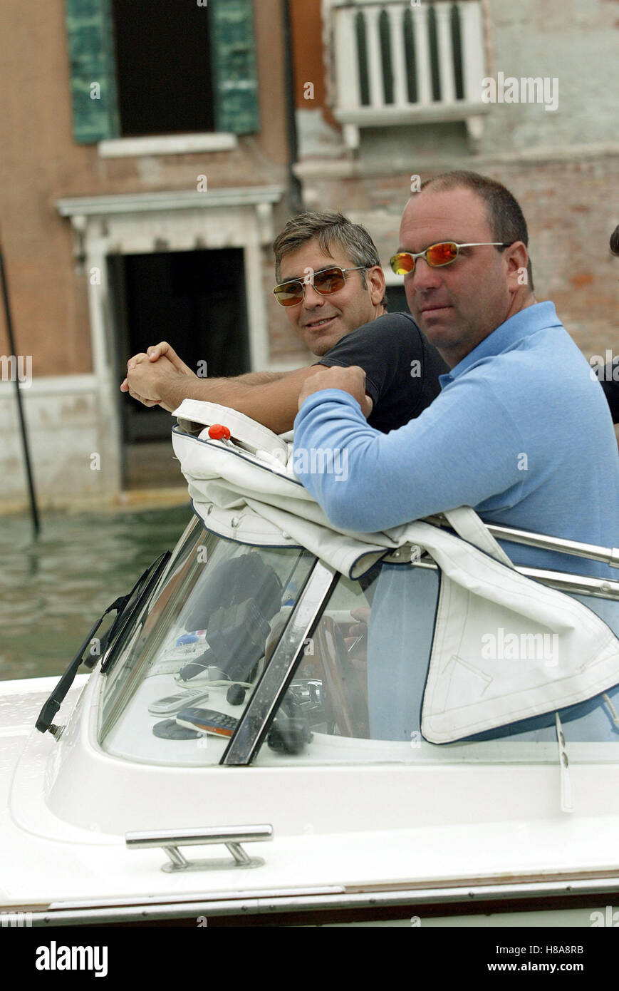 GEORGE CLOONEY George Clooney arriva Venezia 60ESIMO FESTIVAL DEL CINEMA DI VENEZIA ITALIA 01 Settembre 2003 Foto Stock