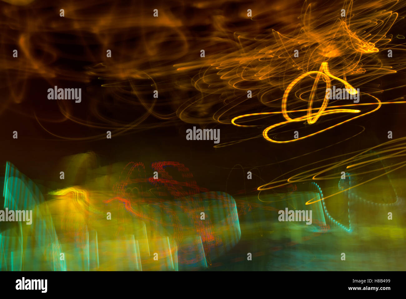Semaforo vernice con una lunga esposizione, colorato abstract motion blur sullo sfondo Foto Stock