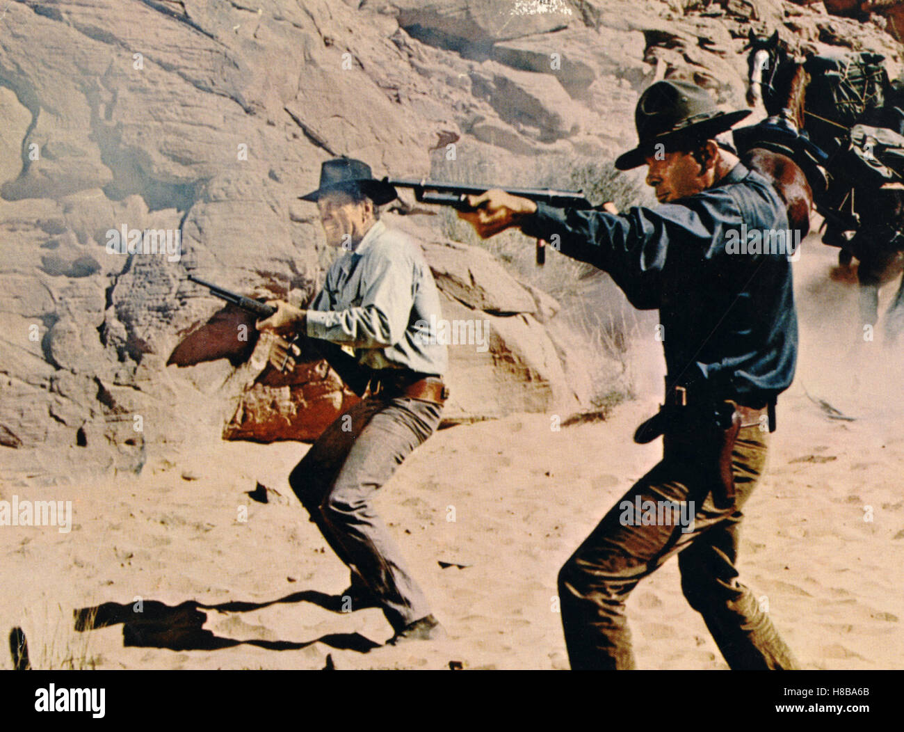 Die gefürchteten Vier (professionisti) USA 1966, Regie: Richard Brooks, BURT LANCASTER, Lee Marvin, Chiave: Waffe, Gewhr, Schiesserei, Foto Stock