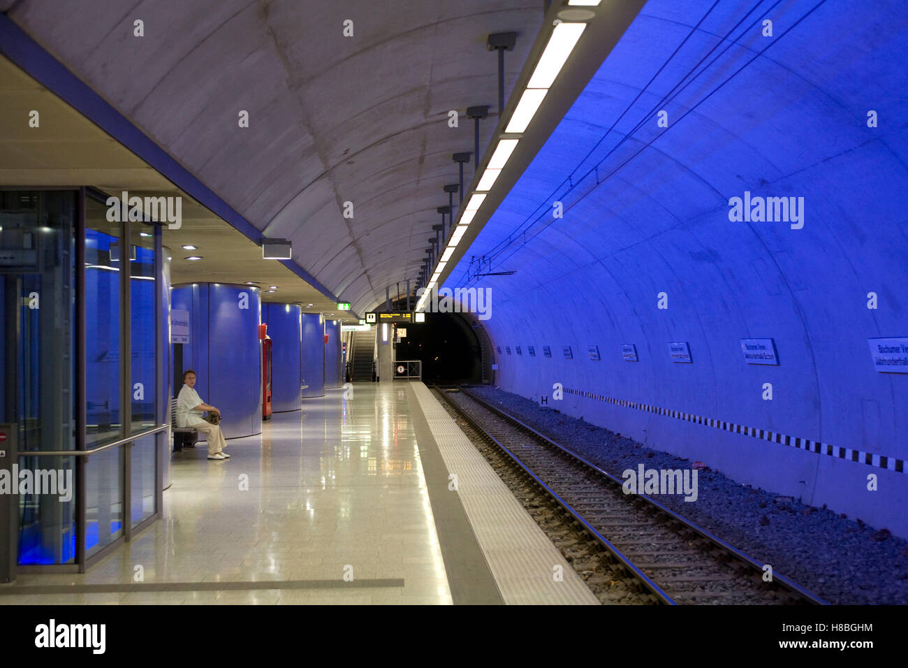 Germania, la zona della Ruhr, Bochum, stazione metropolitana Bochumer Verein Jahrhunderthalle. Foto Stock