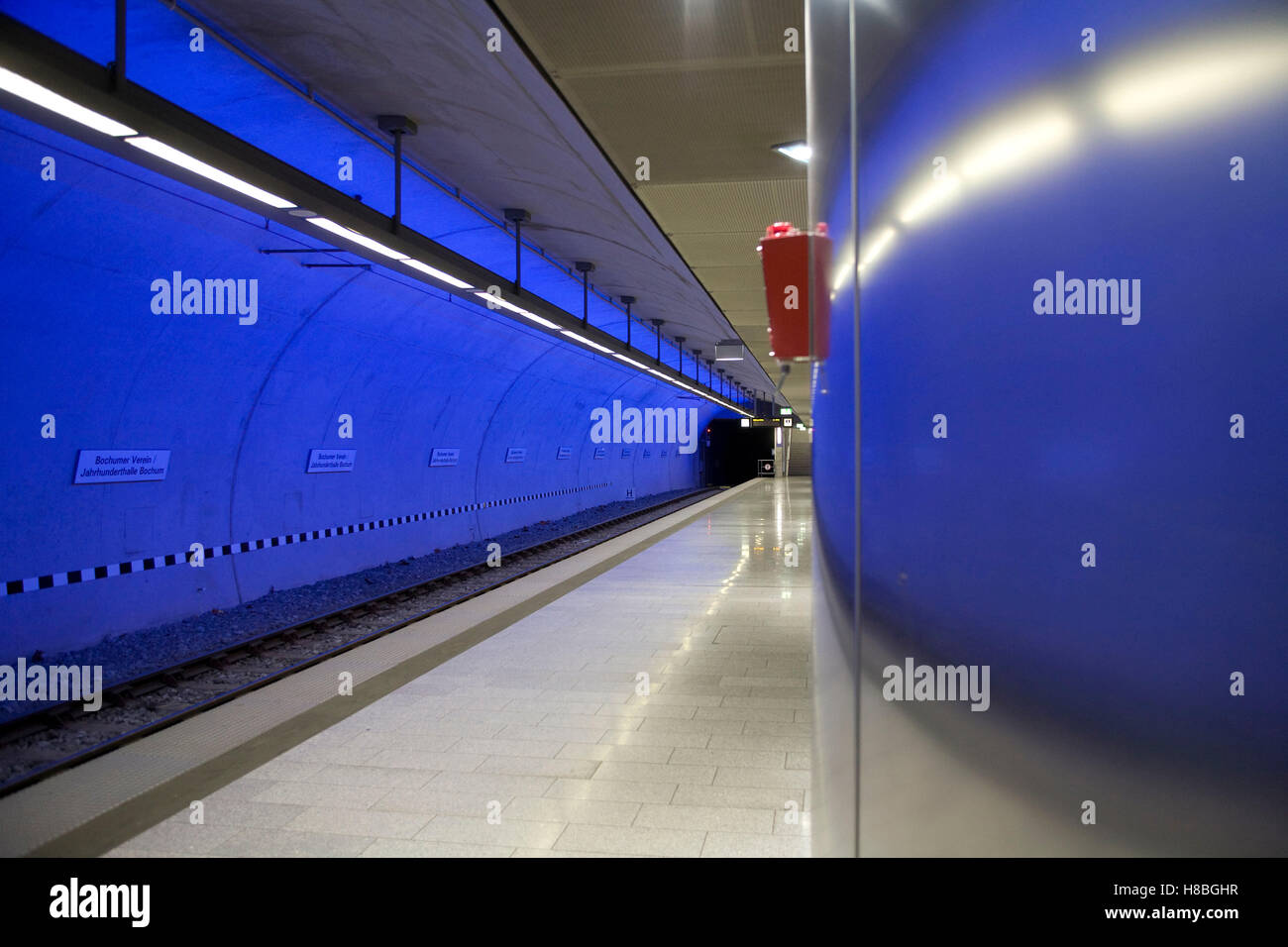 Germania, la zona della Ruhr, Bochum, stazione metropolitana Bochumer Verein Jahrhunderthalle. Foto Stock