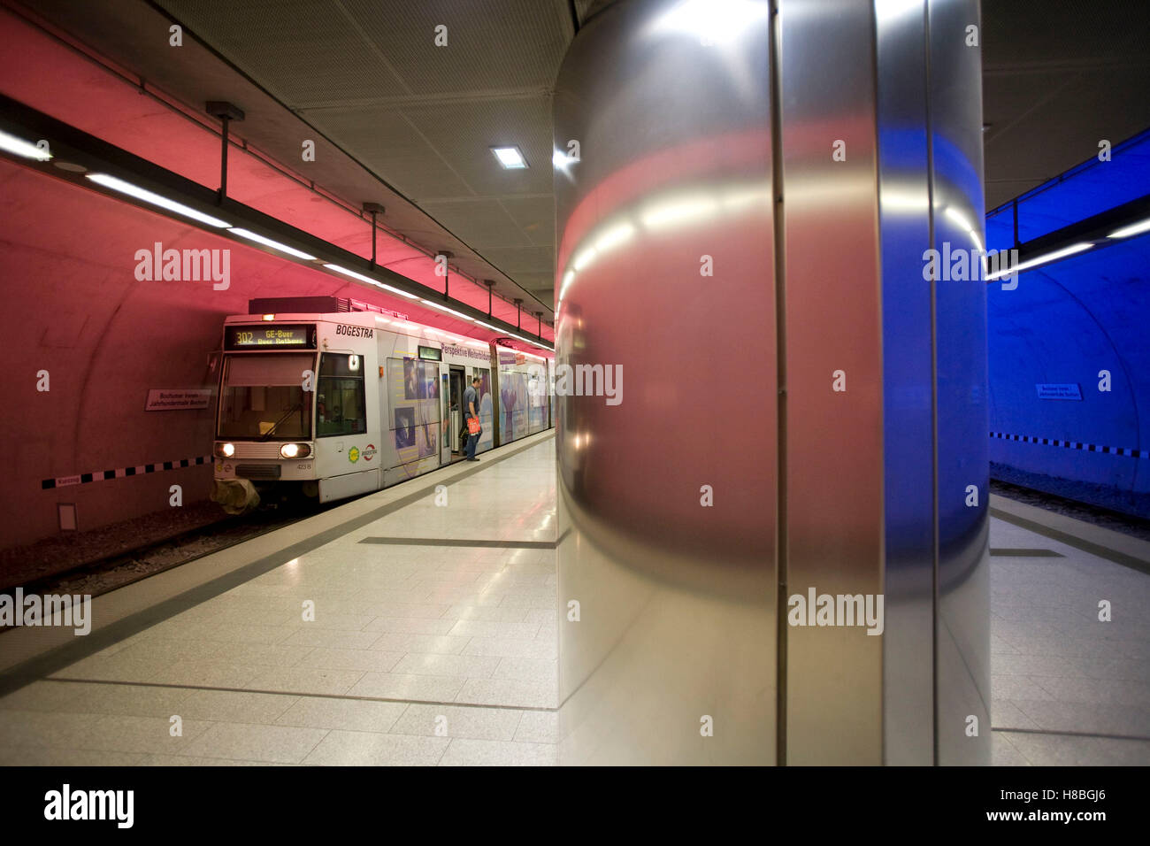 Germania, la zona della Ruhr, Bochum, stazione metropolitana Bochumer Verein Jahrhunderthalle. Foto Stock