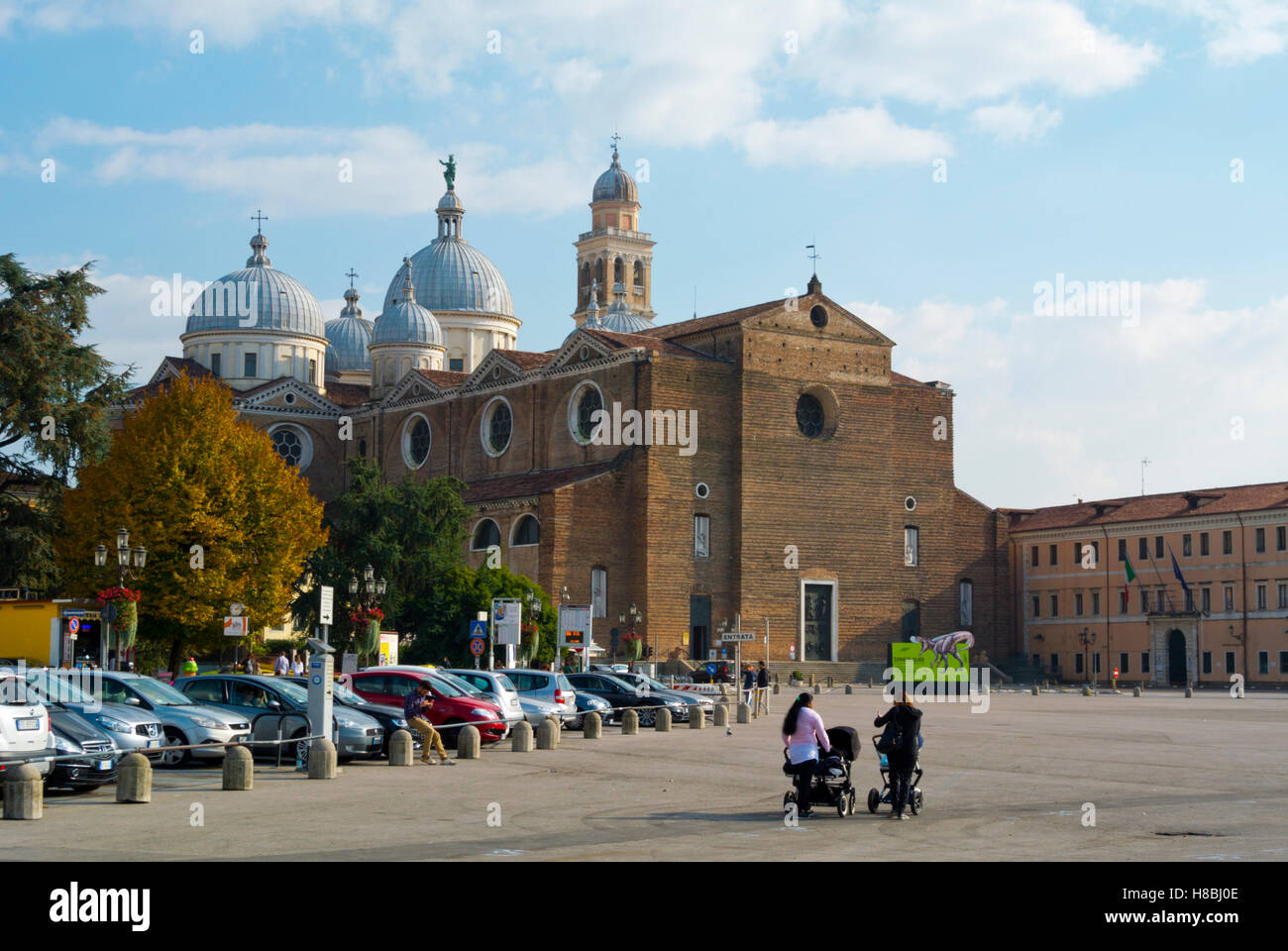 la piazza piu grande d'italia