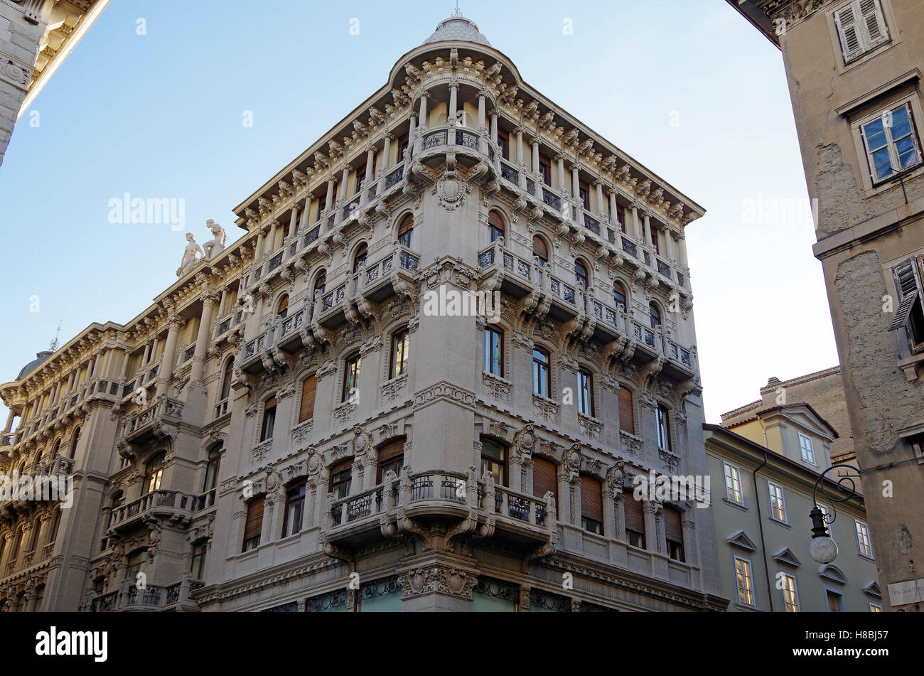 Trieste, Italia, Casa Smolars, Terni-Dei edificio Rossi Foto Stock