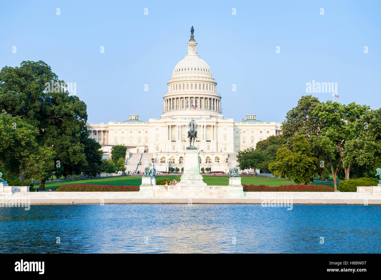 Vista panoramica del Campidoglio di Washington DC, Stati Uniti d'America con stagno riflettente da the mall Foto Stock