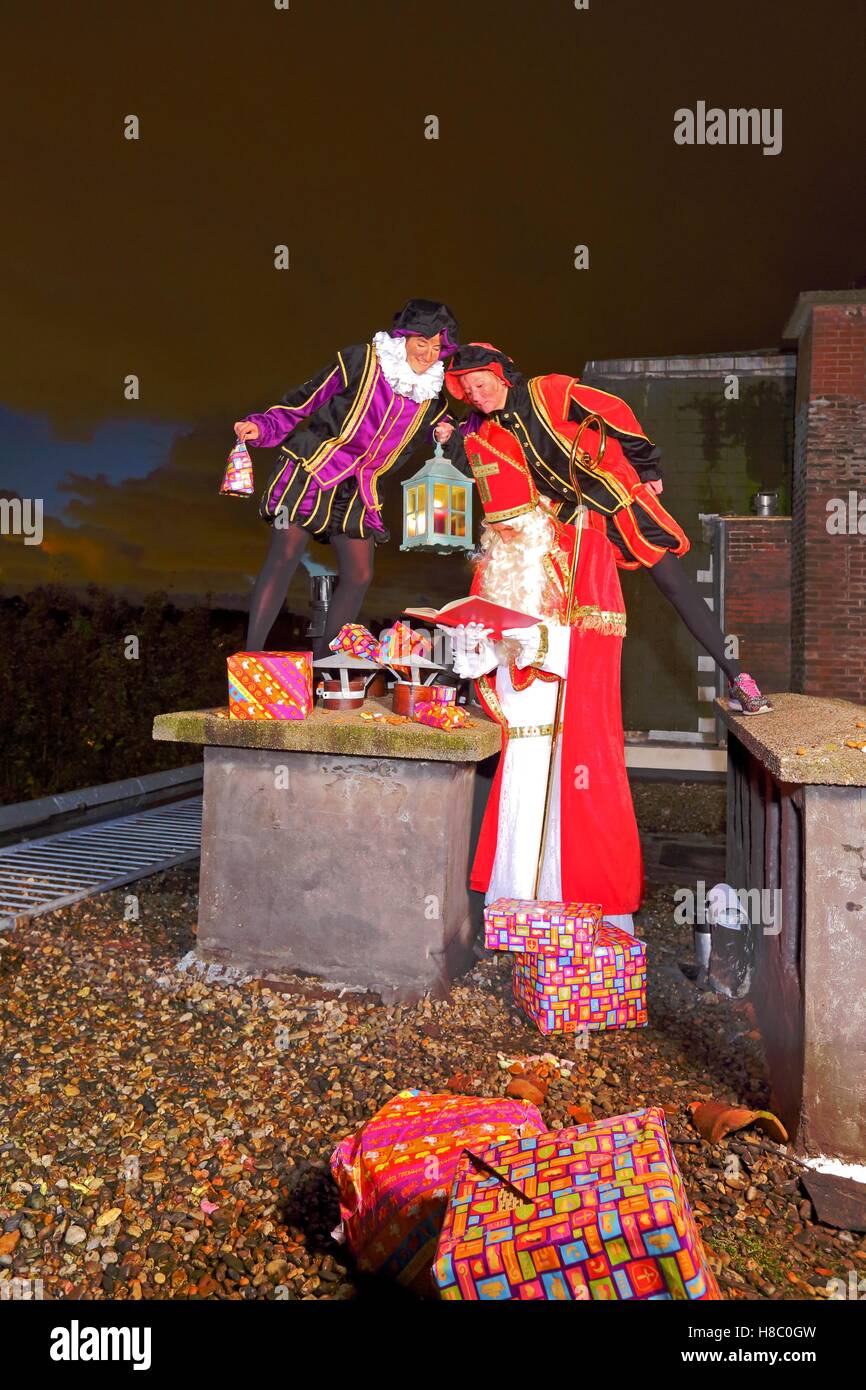 Pete nero alternativa, fuliggine pete, roet piet, Zwarte Piet, tradizione Sinterklaas sta cambiando. St Nicholas Foto Stock