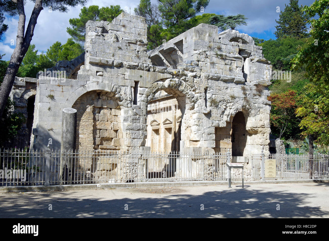 Edificio di epoca romana conosciuta come 'Tempio di Diana", Nimes, Francia. Foto Stock