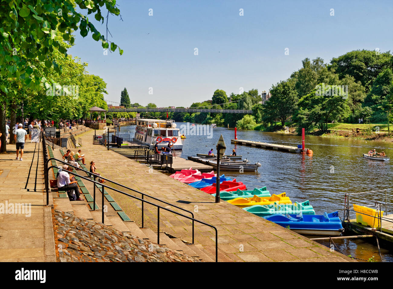 Fiume Dee a Chester, capoluogo di contea di Cheshire, Inghilterra. Regno Unito Foto Stock