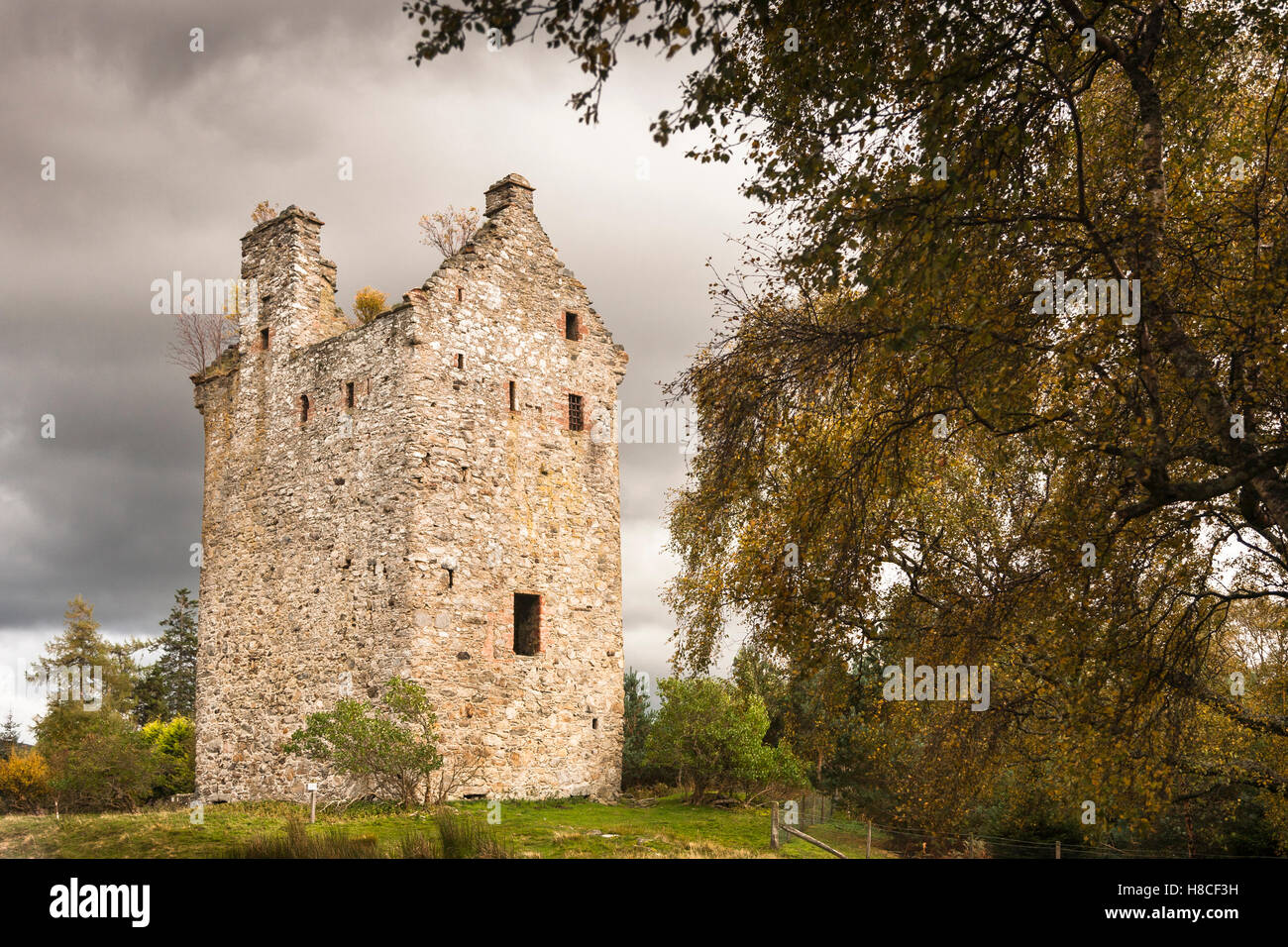 Il castello di Invermark alla testa di Glen Esk a Angus, Scozia. Foto Stock
