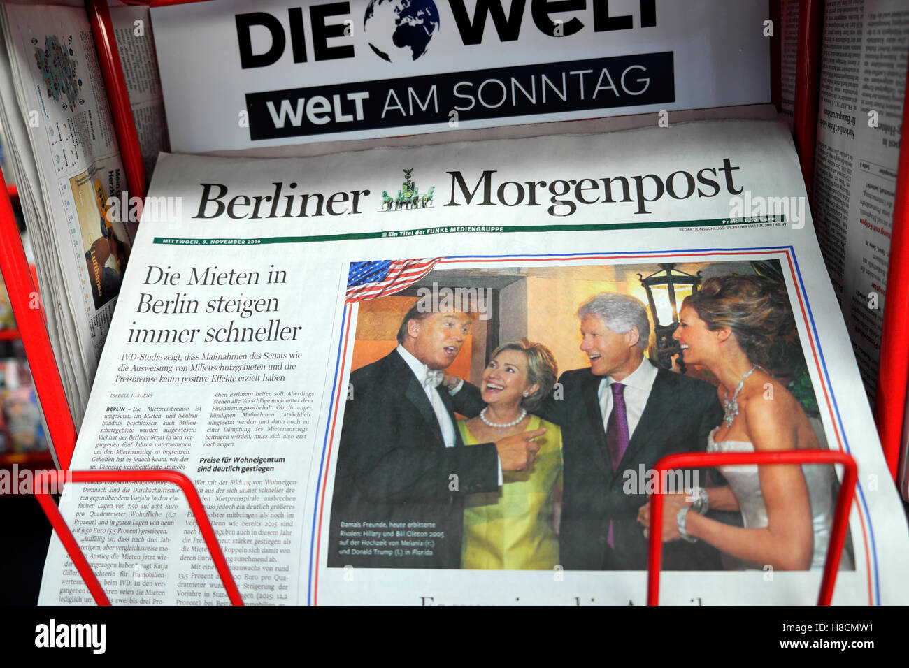 Berliner Morgenpost quotidiano tedesco coperchio anteriore con Donald Trump e Hillary Clinton durante American elezioni americane Wahl Berlin Novembre 2016 Foto Stock