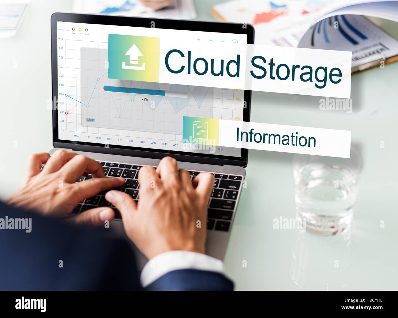 Il cloud storage di backup dei dati il concetto di trasferimento Foto Stock