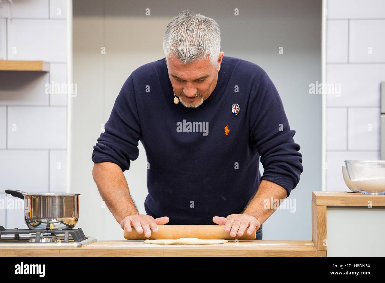 Paul Hollywood dà una dimostrazione di cucina presso la BBC Good Food Show all'Olympia di Londra. Foto Stock