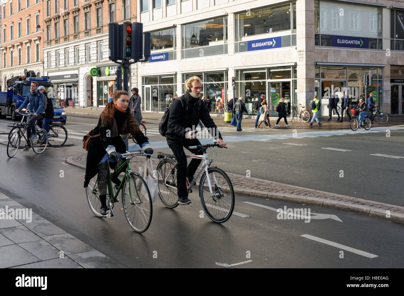 I ciclisti in Copenhagen, Danimarca Foto Stock