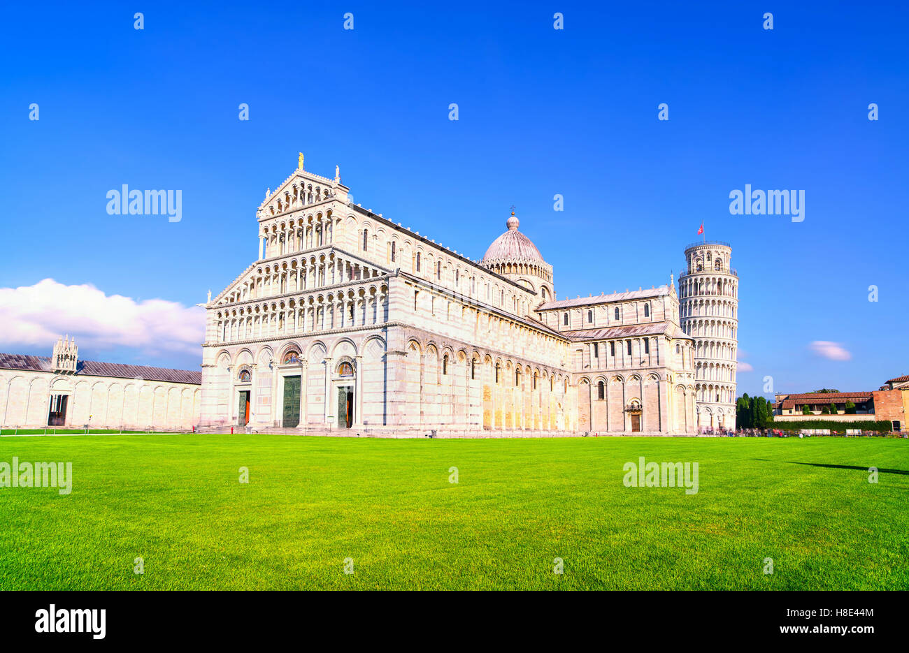 Pisa, Piazza dei Miracoli vista. Il Duomo e la Torre Pendente di Pisa. Unesco - Sito Patrimonio dell'umanità. Toscana, Italia, Europa. Foto Stock