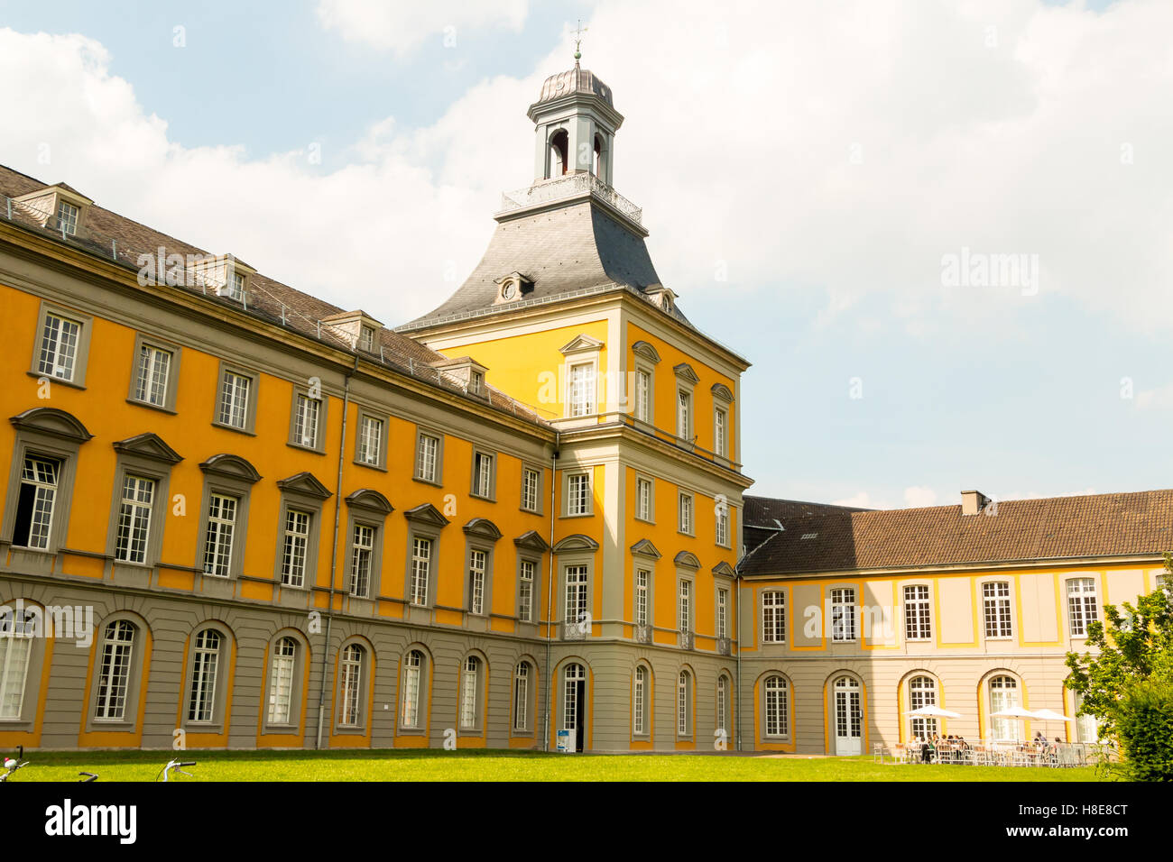 Kurfurstliches Schloss, Elctoral Palace, edificio principale dell'Università di Bonn, Renania settentrionale-Vestfalia Germania, Europa Foto Stock