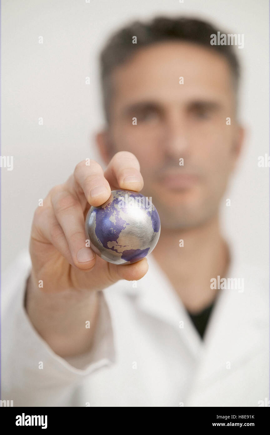 Medico azienda globo di metallo Foto Stock