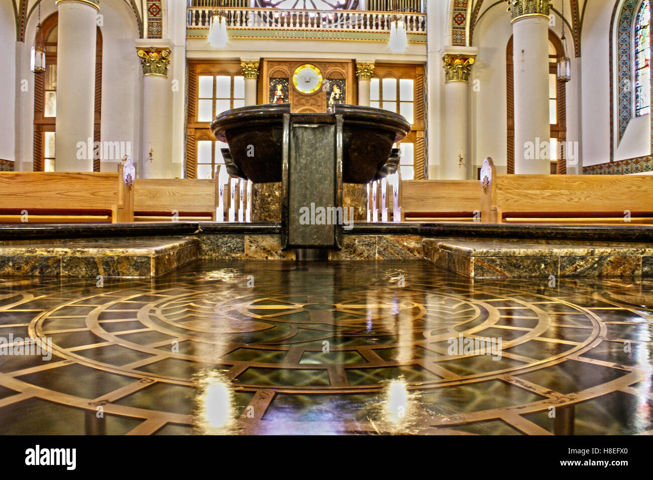 Chiesa cattolica il battesimo piscina, Santa Fe, New Mexico Foto Stock