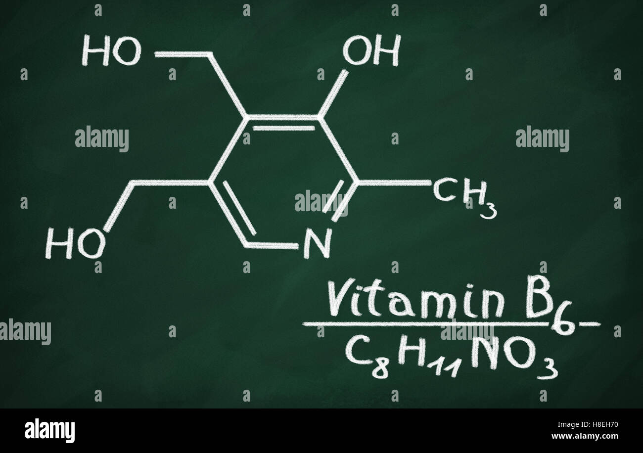 Il modello strutturale della vitamina B6 sulla lavagna. Foto Stock