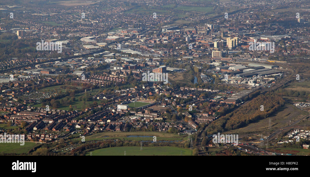 Vista aerea della città di Wakefield skyline del centro, il Yorkshire, Regno Unito Foto Stock