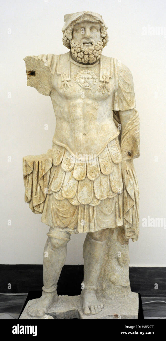 Marte Ultore, 'il vendicatore'. Marmo bianco. Statua. Da Cuma Forum, sapere come Aula Sillana. Età Flavia. Museo Archeologico Nazionale di Napoli. L'Italia. Foto Stock