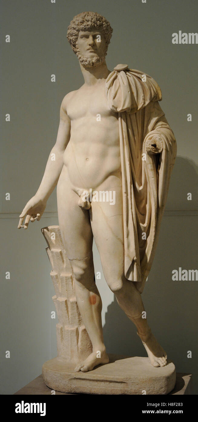 Portarit di imperatore romano Lucius Verus (130-169) con il corpo del Diomenes (tipo Cumas-Munich) Annuncio 160-170. Museo Archeologico Nazionale di Napoli. L'Italia. Foto Stock
