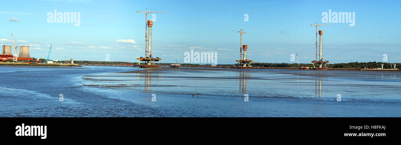 Panorama di nuovo Mersey ponte gateway,essendo costruito, Runcorn, Cheshire, Inghilterra, Regno Unito Foto Stock