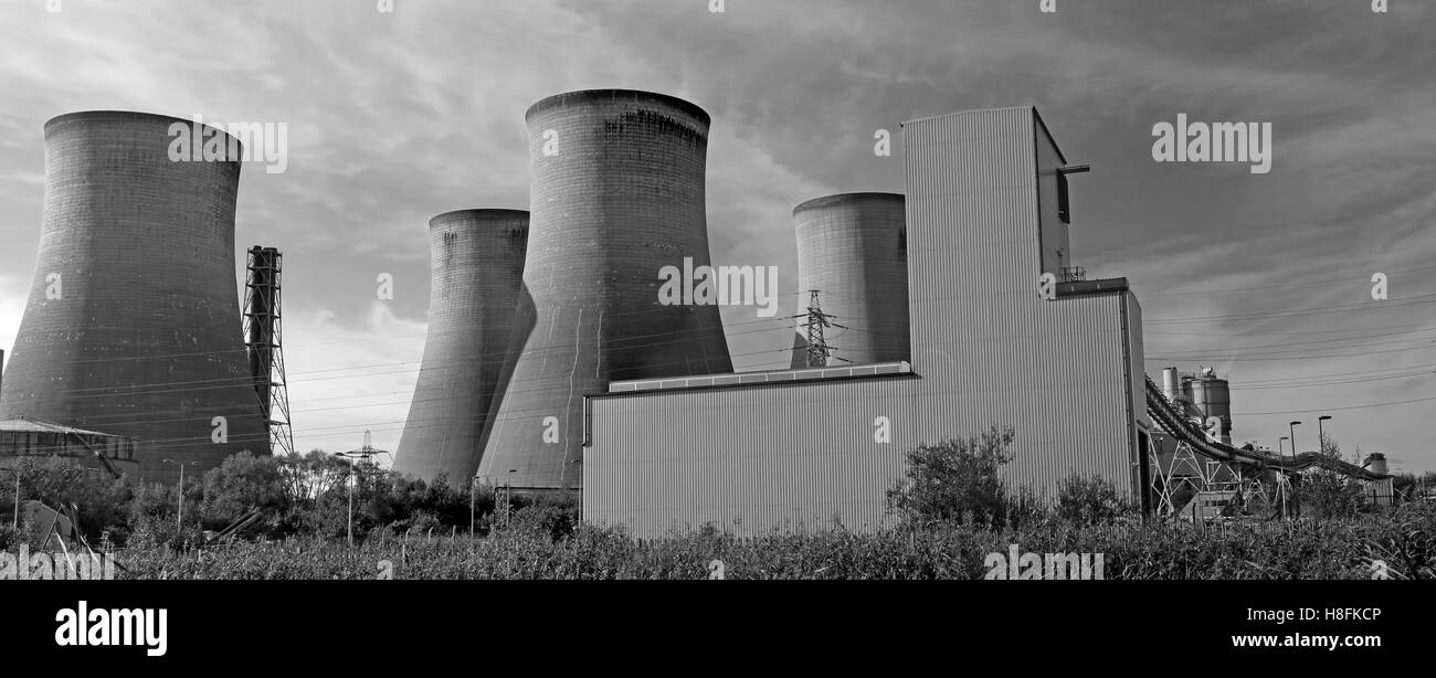 Fiddlers Ferry Power station Towers, Warrington, Cheshire, Inghilterra, Regno Unito - motthballed fuori uso dal 2020 Foto Stock