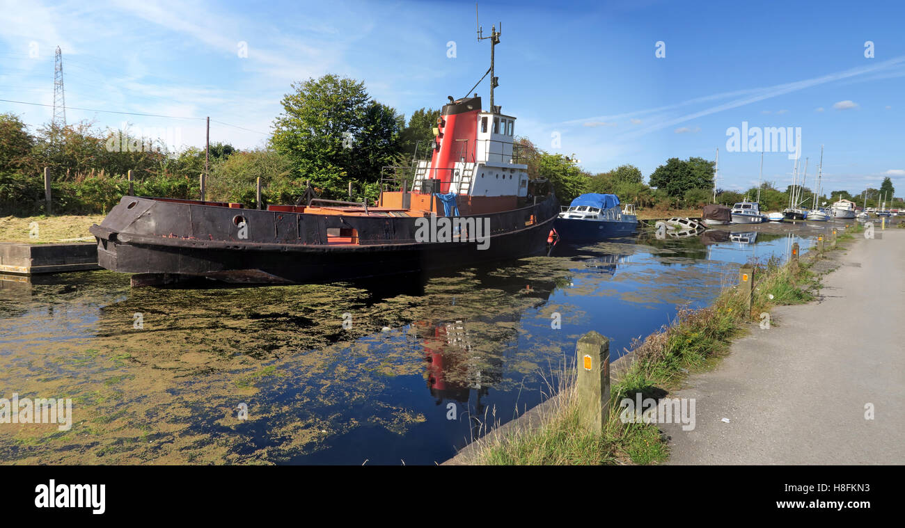 Canal Tug at Fidlers Ferry Sailing Club, Penketh, Warrington, Cheshire , Inghilterra, REGNO UNITO, WA5 2UJ Foto Stock