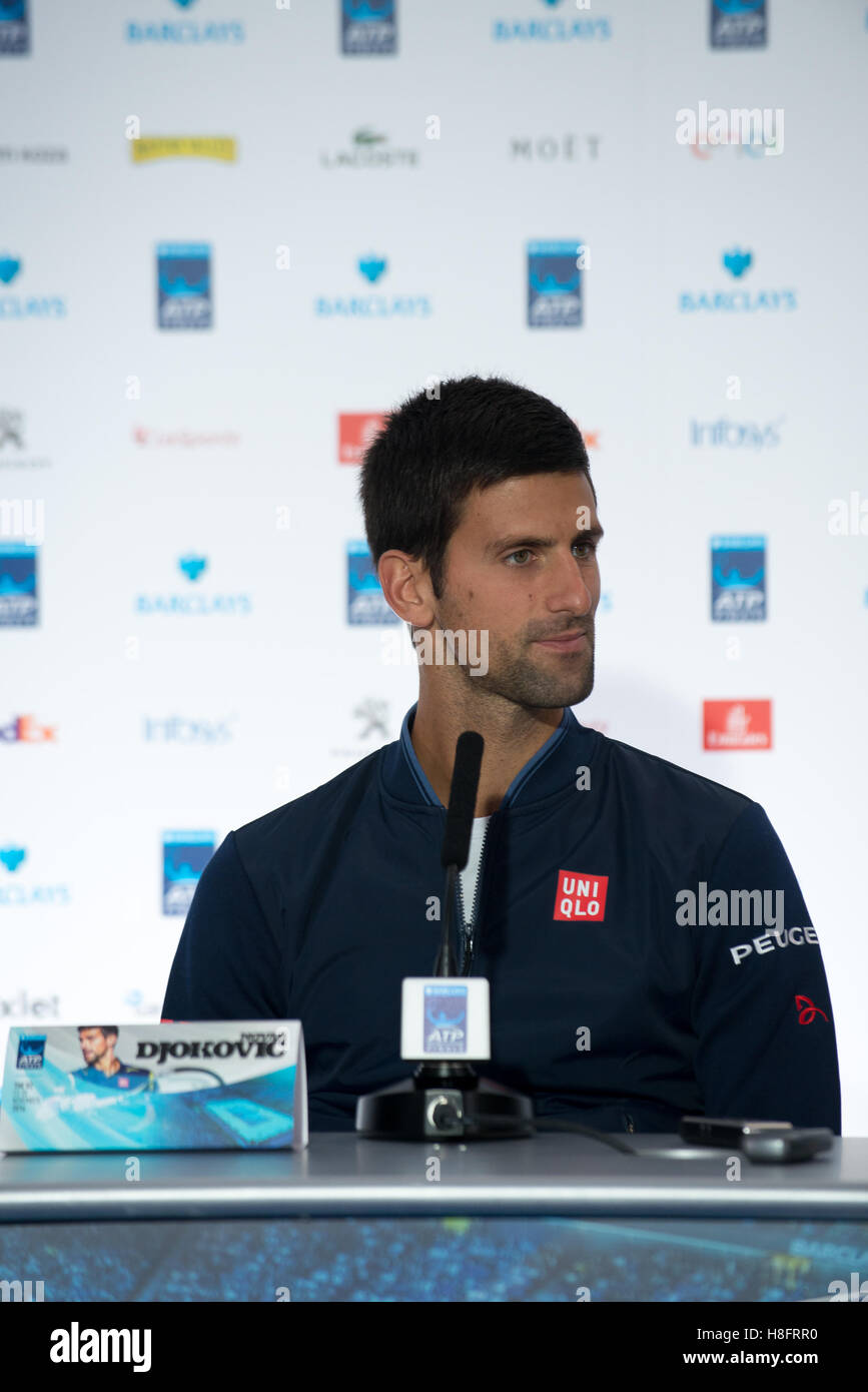 Londra, Regno Unito. Xi Nov, 2016. ATP World numero 2 Novak Djokovic (SRB) parla alla stampa in Media Day di ATP World Tour Finals presso l'O2. Credito: Alberto Pezzali/Pacific Press/Alamy Live News Foto Stock