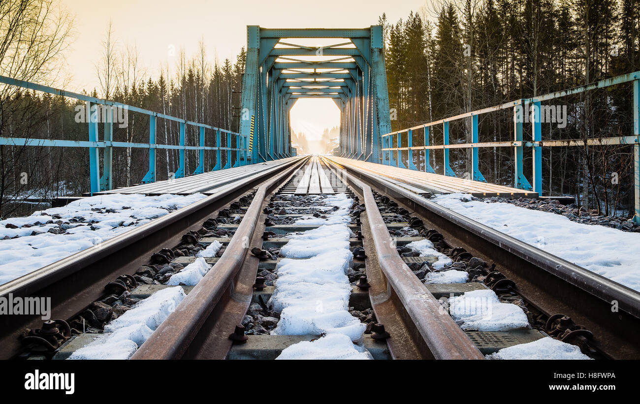 Ponte ferroviario e stradale immagini e fotografie stock ad alta ...
