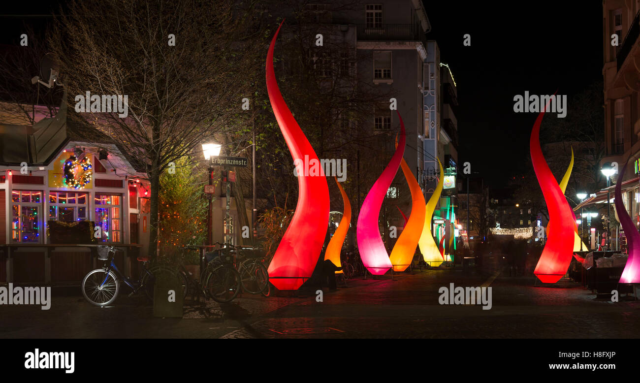 Germania, Baden-Württemberg, Karlsruhe, Waldstrasse in yule tide Foto Stock