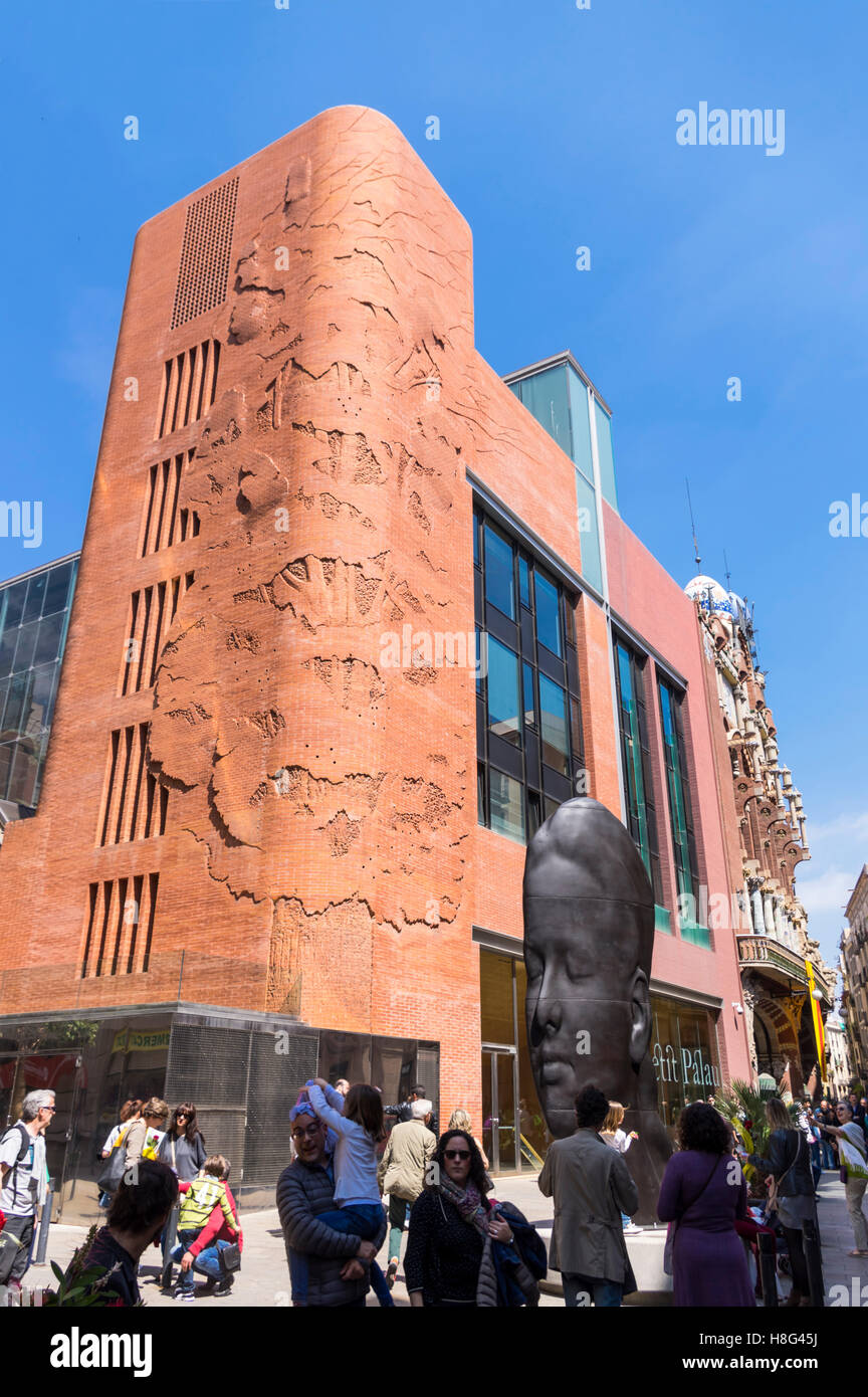 La facciata del Palau de la Música Catalana concert hall, un patrimonio mondiale UNESCO edificio di Barcellona, in Catalogna, Spagna. Foto Stock