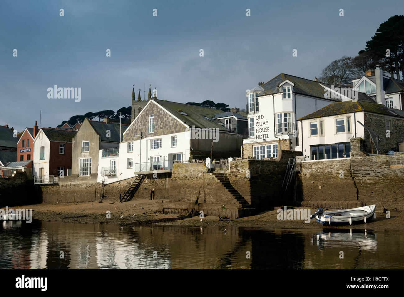 Fowey, piccola città sul South Cornish Coast Cornwall Inghilterra UK Old Quay House Hotel Fiume Fowey Foto Stock