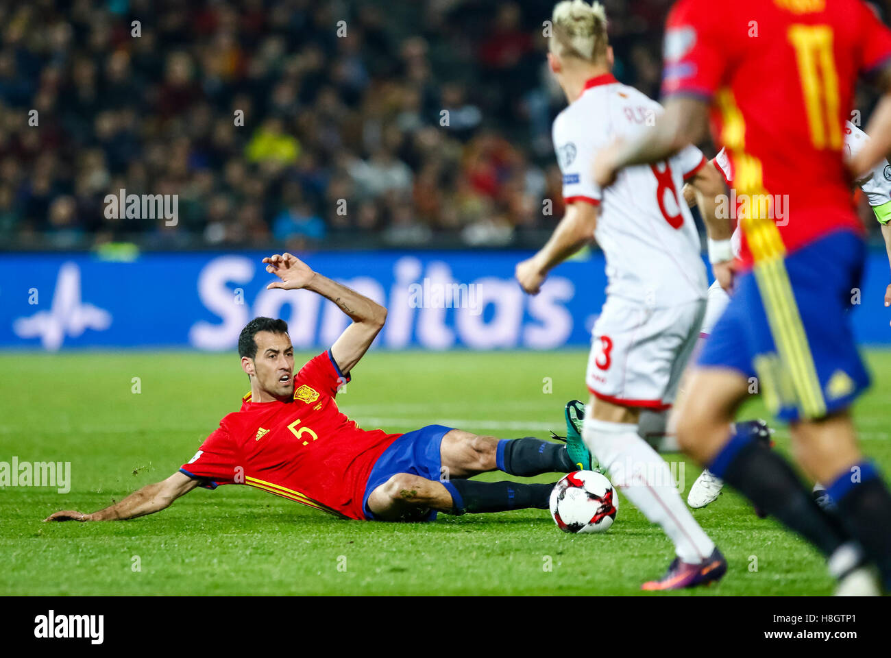 Granada, Spagna. 12 Novembre, 2016. Qualificazioni europee russo World Cup 2018 tra la Spagna vs Macedonia in los Carmenes Stadium, nell'immagine Sergio Busquets. Credito: ABEL F. ROS/Alamy Live News Foto Stock