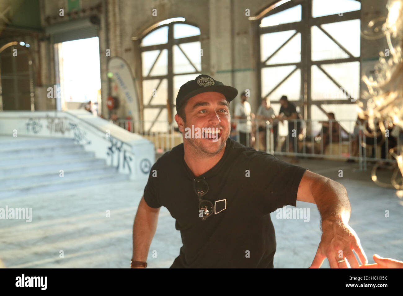 Sydney, Australia. Il 13 novembre 2016. Reso Sydney: moda, la musica, la struttura di pattino in corrispondenza Carriageworks. Nella foto: Pro-skater Corbin Harris al Hubba nascondiglio skate la concorrenza. Credito: Credito: Richard Milnes/Alamy Live News Foto Stock