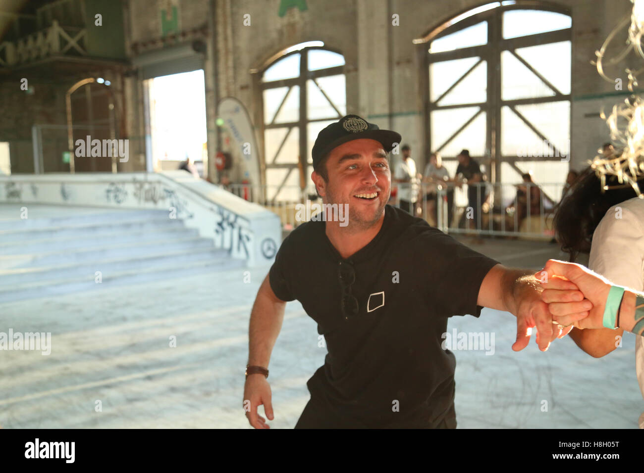 Sydney, Australia. Il 13 novembre 2016. Reso Sydney: moda, la musica, la struttura di pattino in corrispondenza Carriageworks. Nella foto: Pro-skater Corbin Harris al Hubba nascondiglio skate la concorrenza. Credito: Credito: Richard Milnes/Alamy Live News Foto Stock